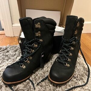 Sorel Black Lace Up Women's Boots